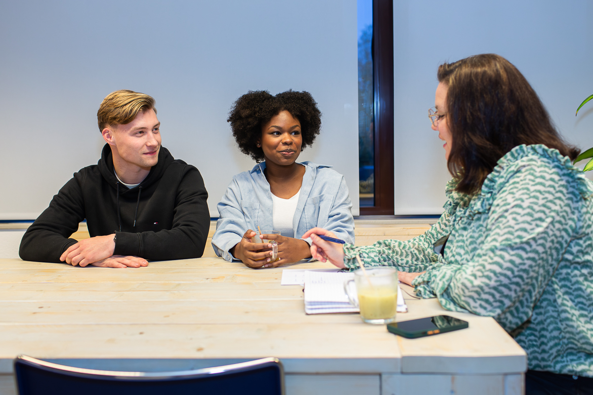 In gesprek aan tafel